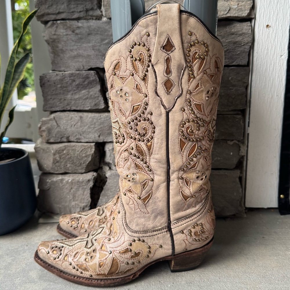 Corral Boots Women's Beige Studded Cross Leather Western Boots